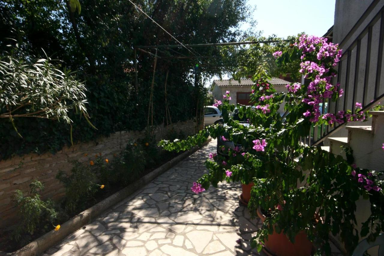 Apartments With A Parking Space Pula - 6985 Exterior foto